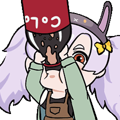 キャラクター,白髪,紫色の帽子,黄色いリボン,赤いコップ,エプロン,飲み物,黒背景