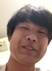 男性,自撮り,笑顔,室内