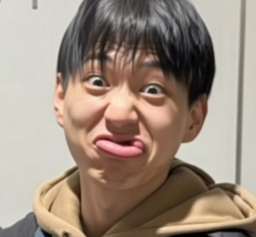 男性,変顔,自撮り,黒髪,パーカー,屋内