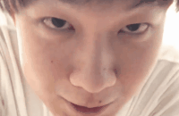 男性,自撮り,アップ,笑顔,屋内